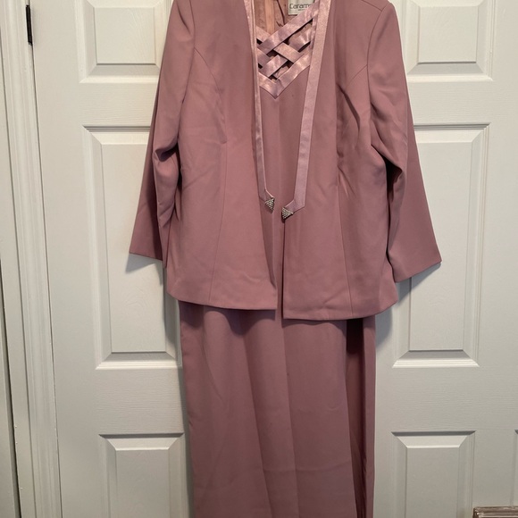 Plus Size Women’s Dress and Jacket Set - Picture 2 of 15